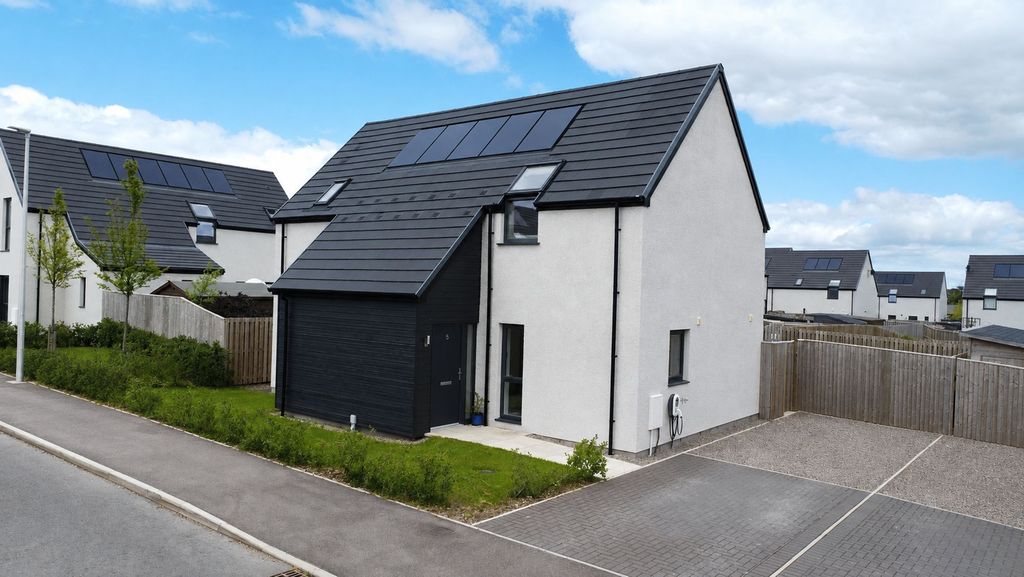 3 bed detached house for saleMilne Avenue, Croy IV2