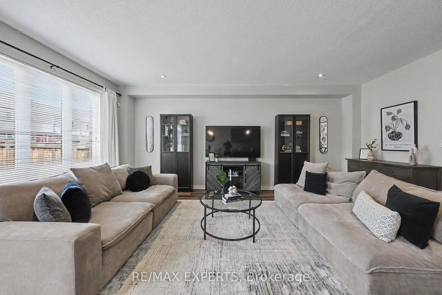 54 Weaver Terrace photo 5