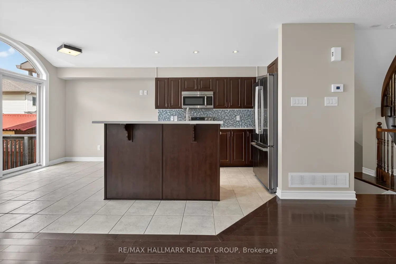 236 Trailsedge Way photo 2