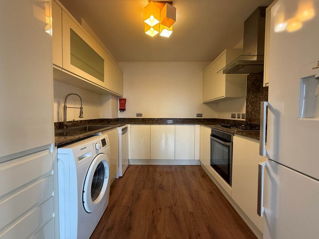 Additional image 4 of 2 bed flat for saleMacarthur Close, Erith DA8