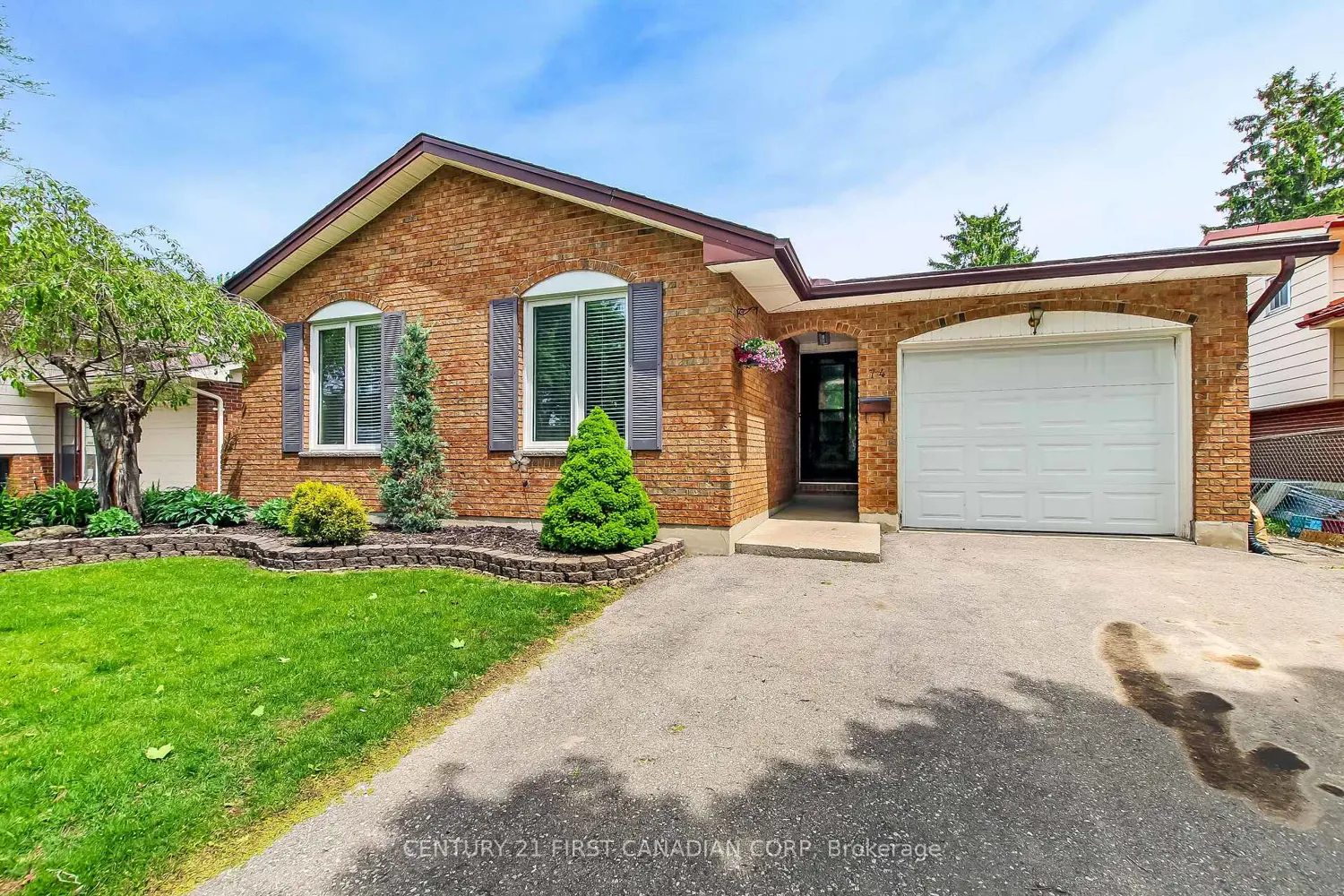 74 Winding Way Crescent