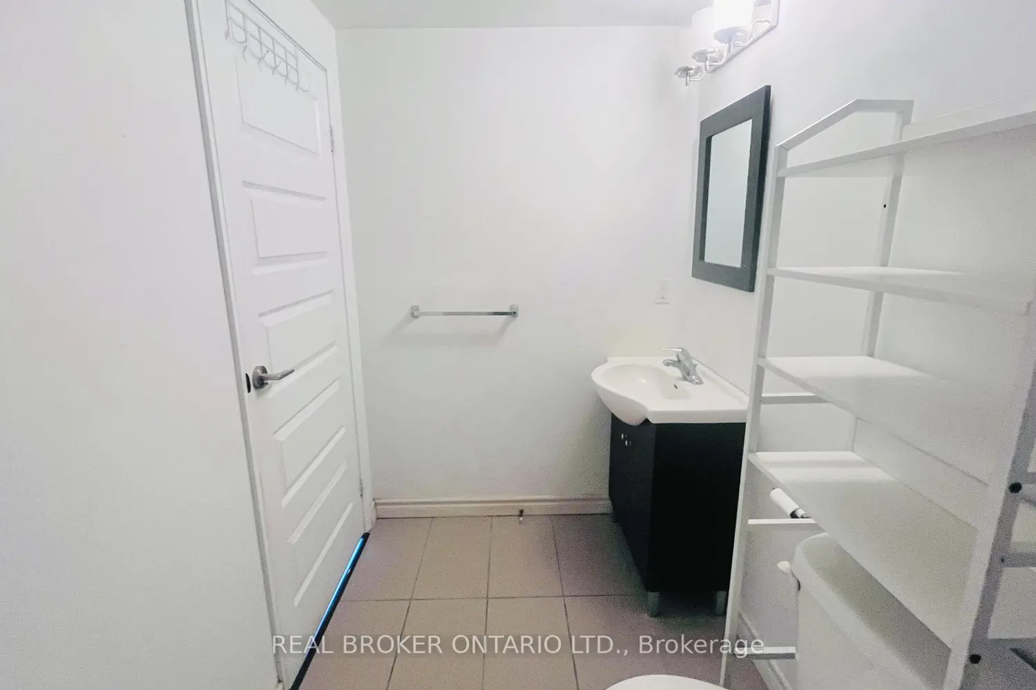 Additional image 9 of 158 King Street 2204