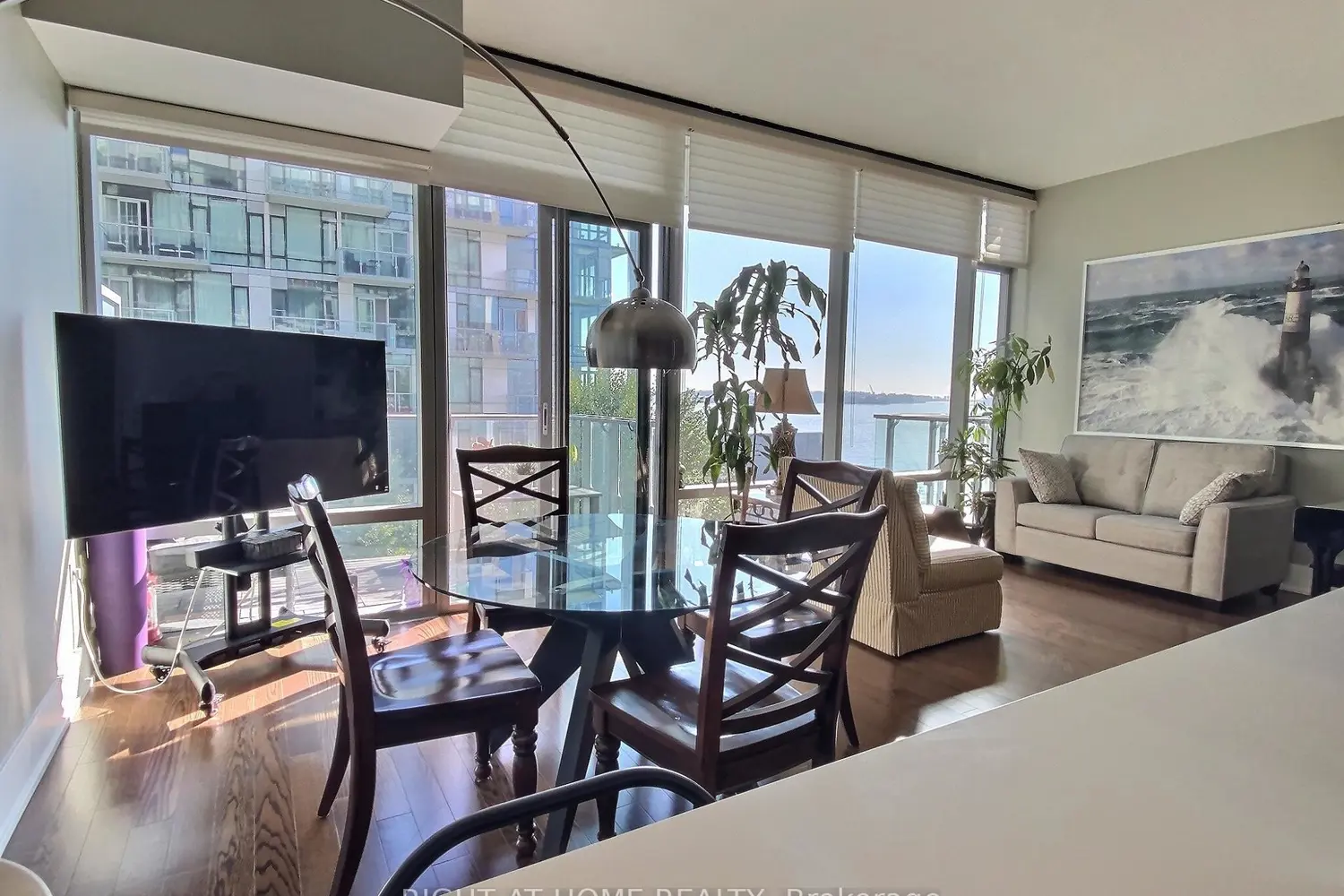Additional image 3 of 39 Queens Quay 515