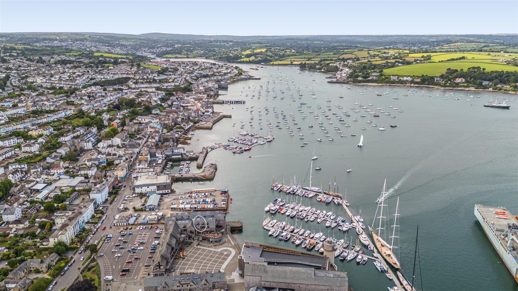 3 bed flat for saleDiscovery Quay, Falmouth TR11