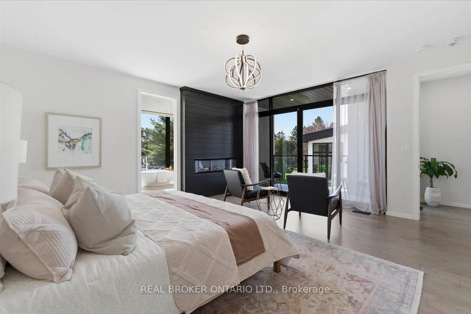 1448 Mannheim Road photo 5
