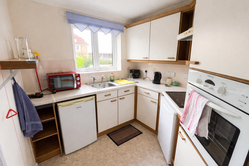 Additional image 6 of 1 bed flat for salePark Road, Frome, Somerset BA11