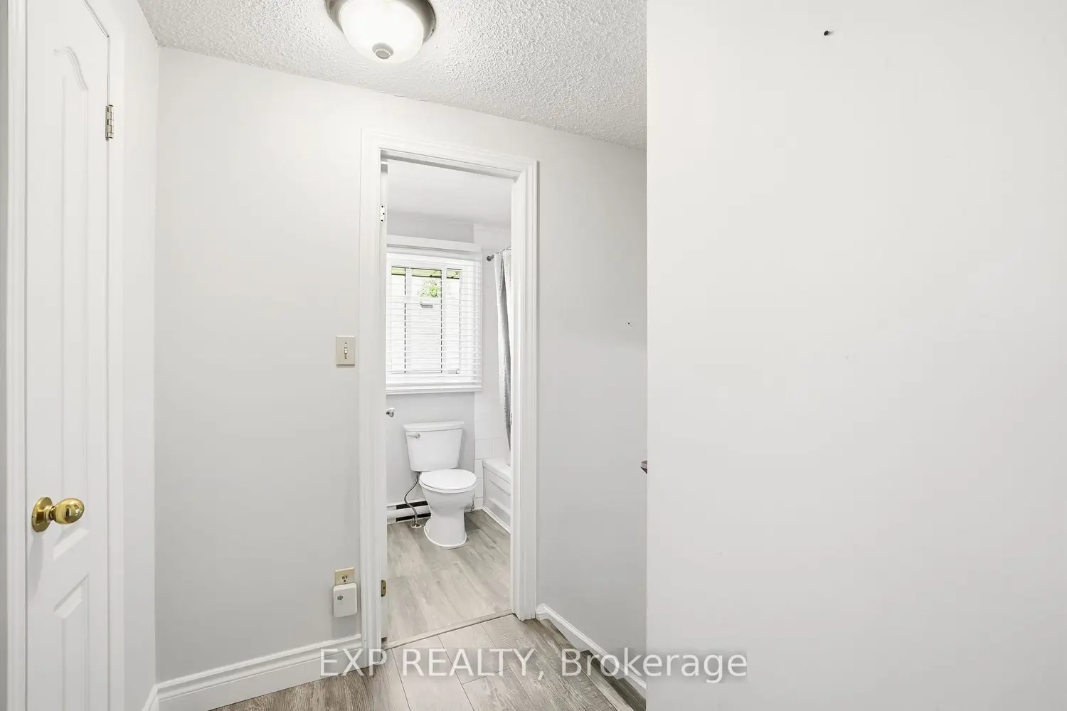 570 Annandale Street photo 5