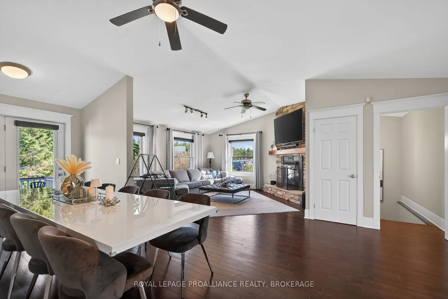 2489 Quabbin Road photo 3