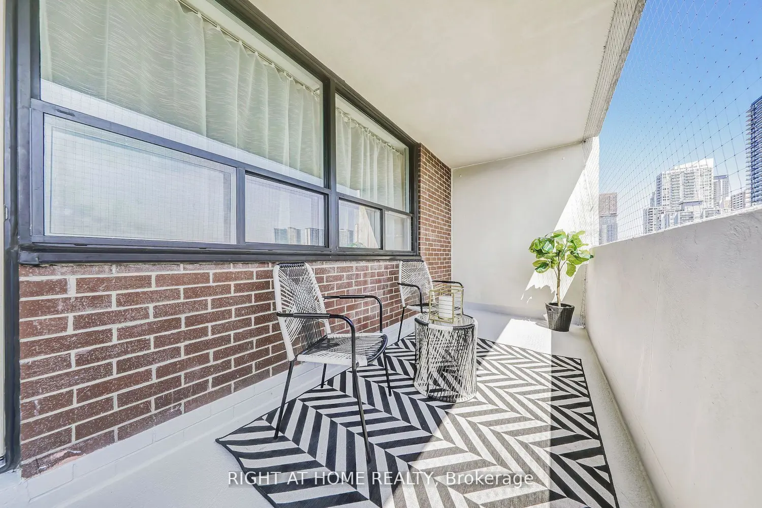 Additional image 16 of 40 Homewood Avenue 908