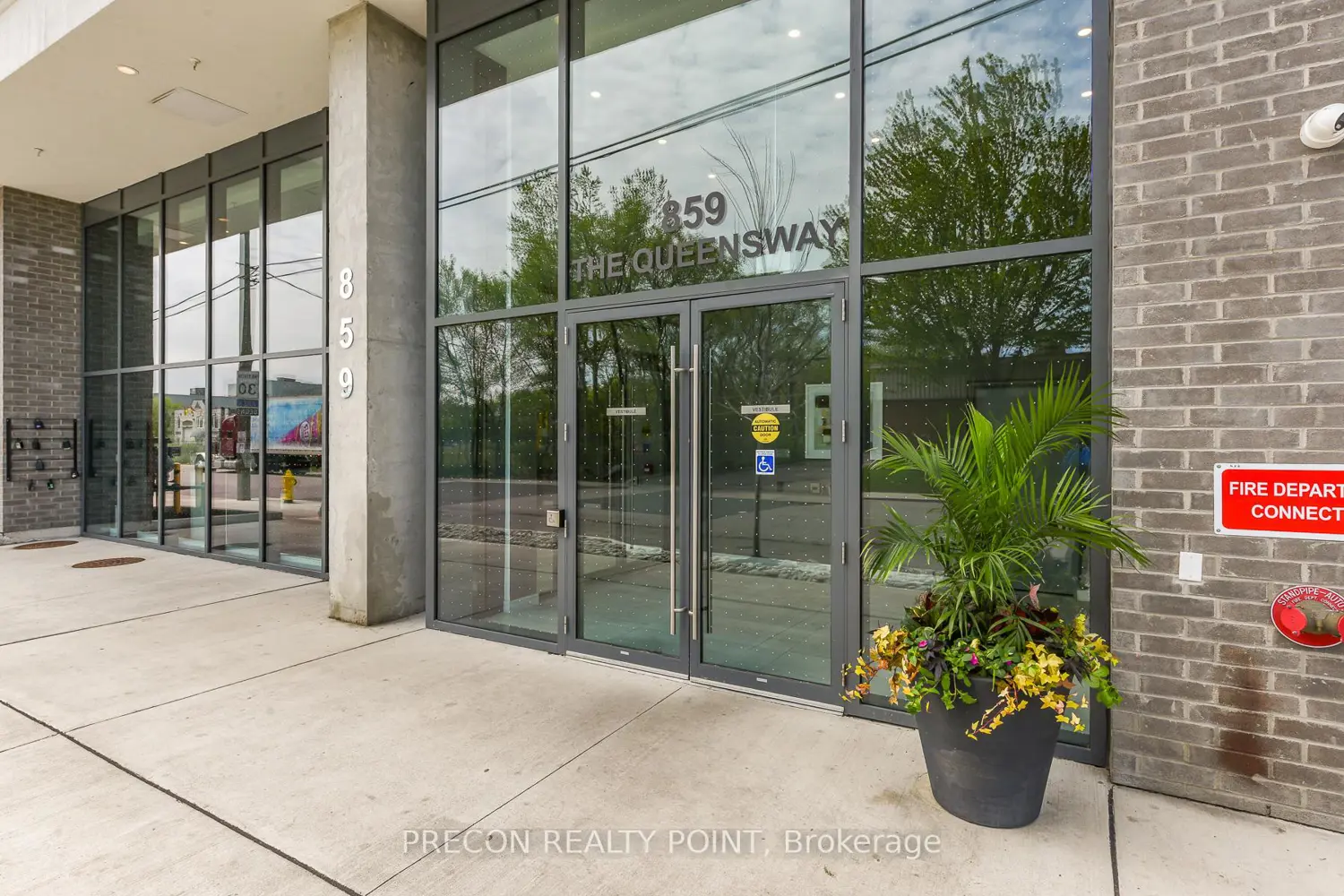 859 The Queensway 212