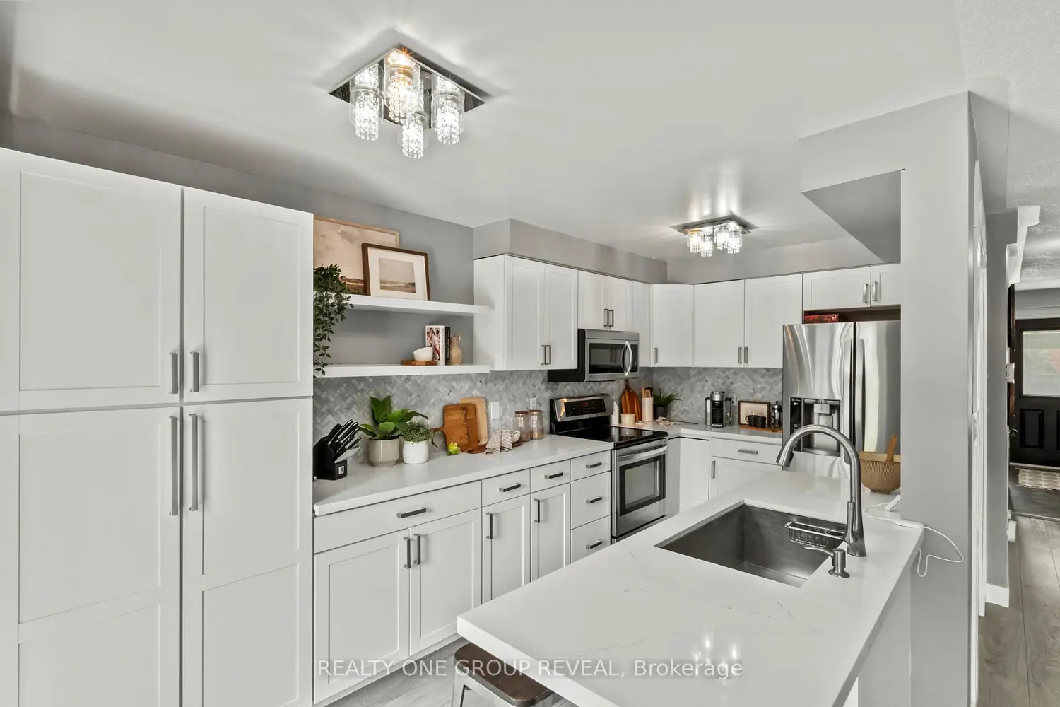 77 Wilkins Crescent photo 3