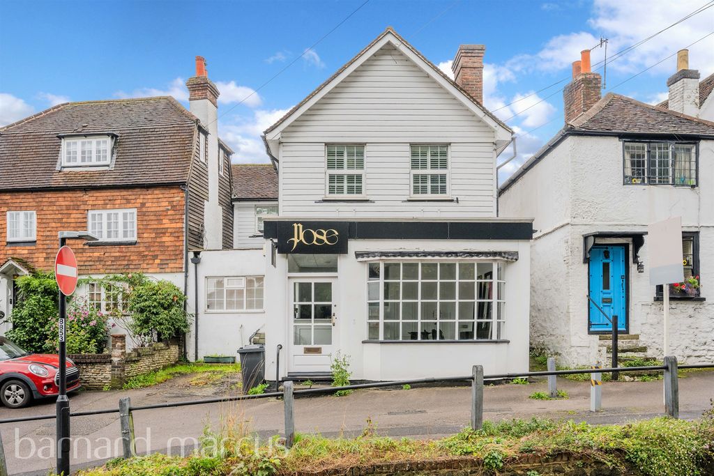 1 bed flat for saleHigh Street, Godstone RH9