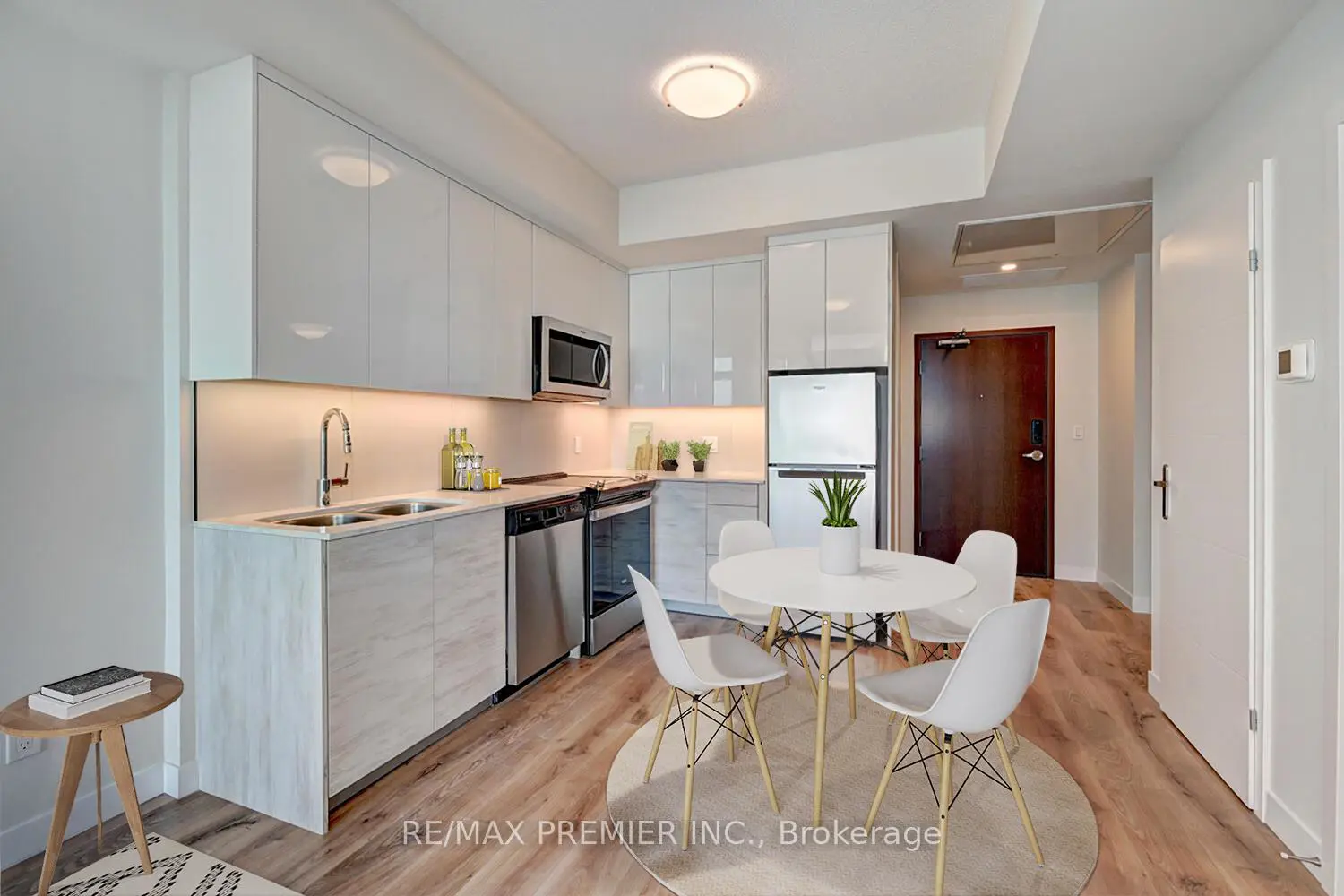 60 Frederick Street 813 photo 3
