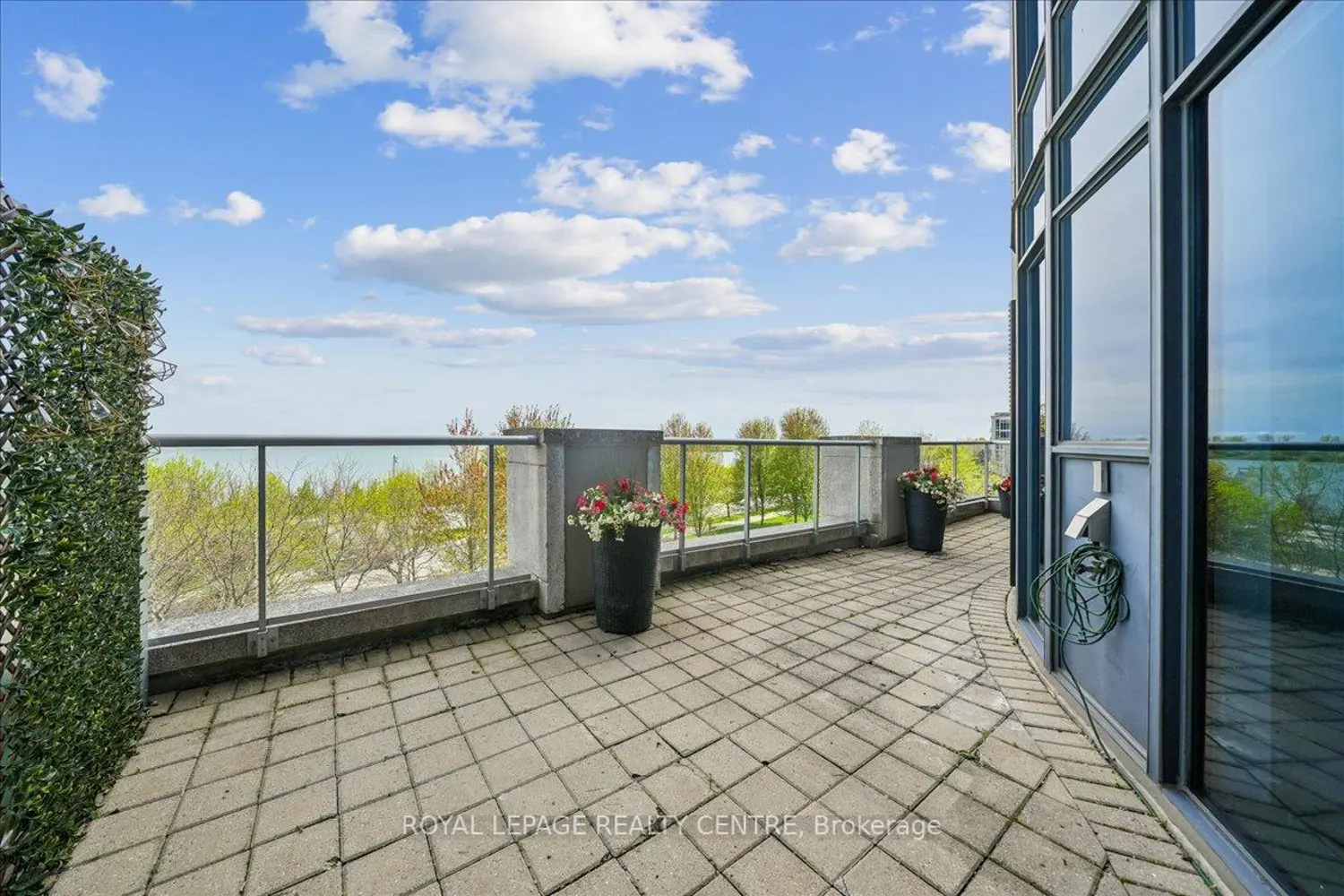 Additional image 18 of 2095 Lake Shore Boulevard 318