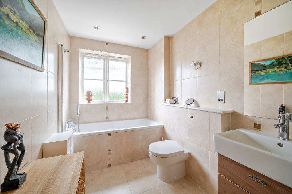 Additional image 10 of 4 bed maisonette for saleCrownwood Gate, Farnham GU9
