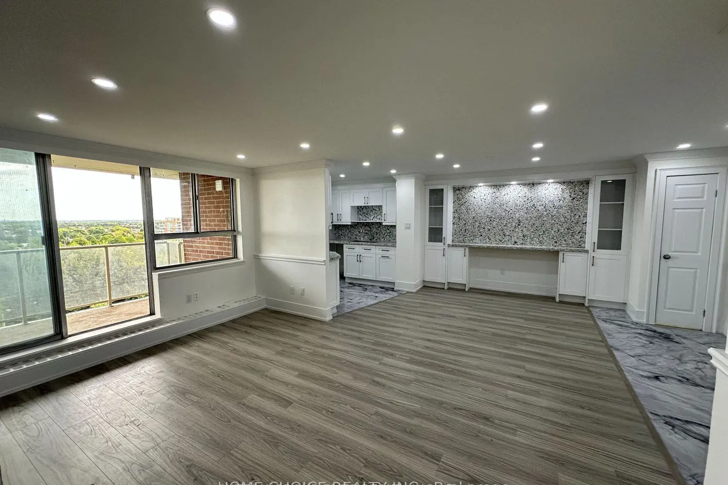 100 Wingarden Court 1006 photo 4