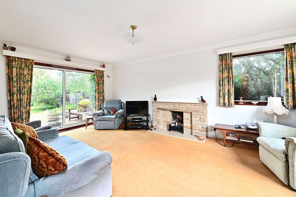 Additional image 3 of 4 bed detached house for saleDinorben Close, Fleet, Hampshire GU52