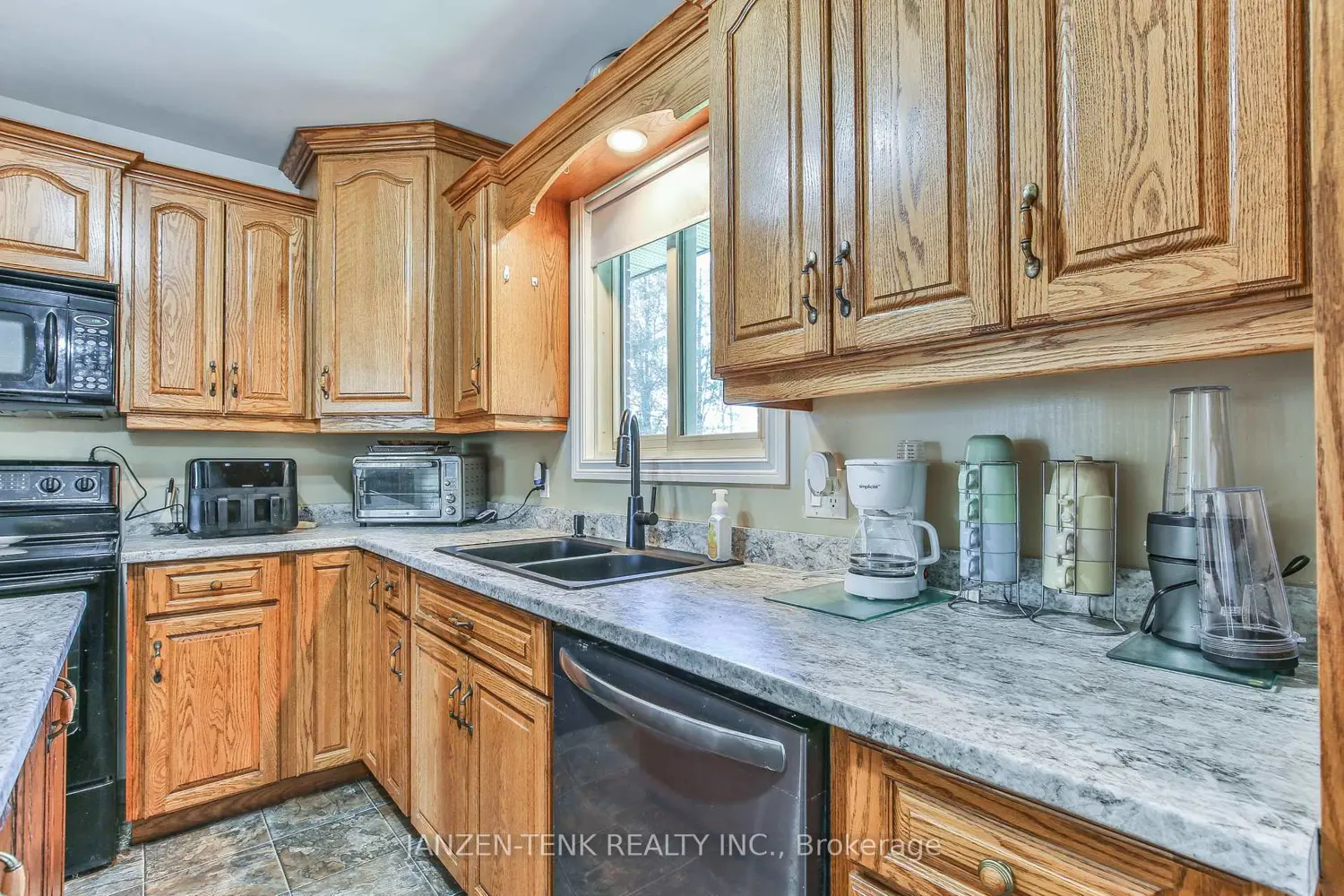6551 Springfield Road photo 5