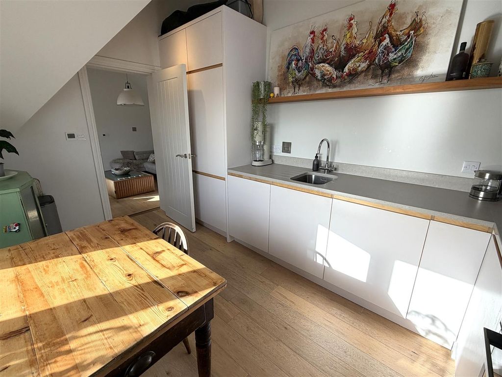 Additional image 7 of 2 bed flat for sale20 Place Road, Fowey PL23