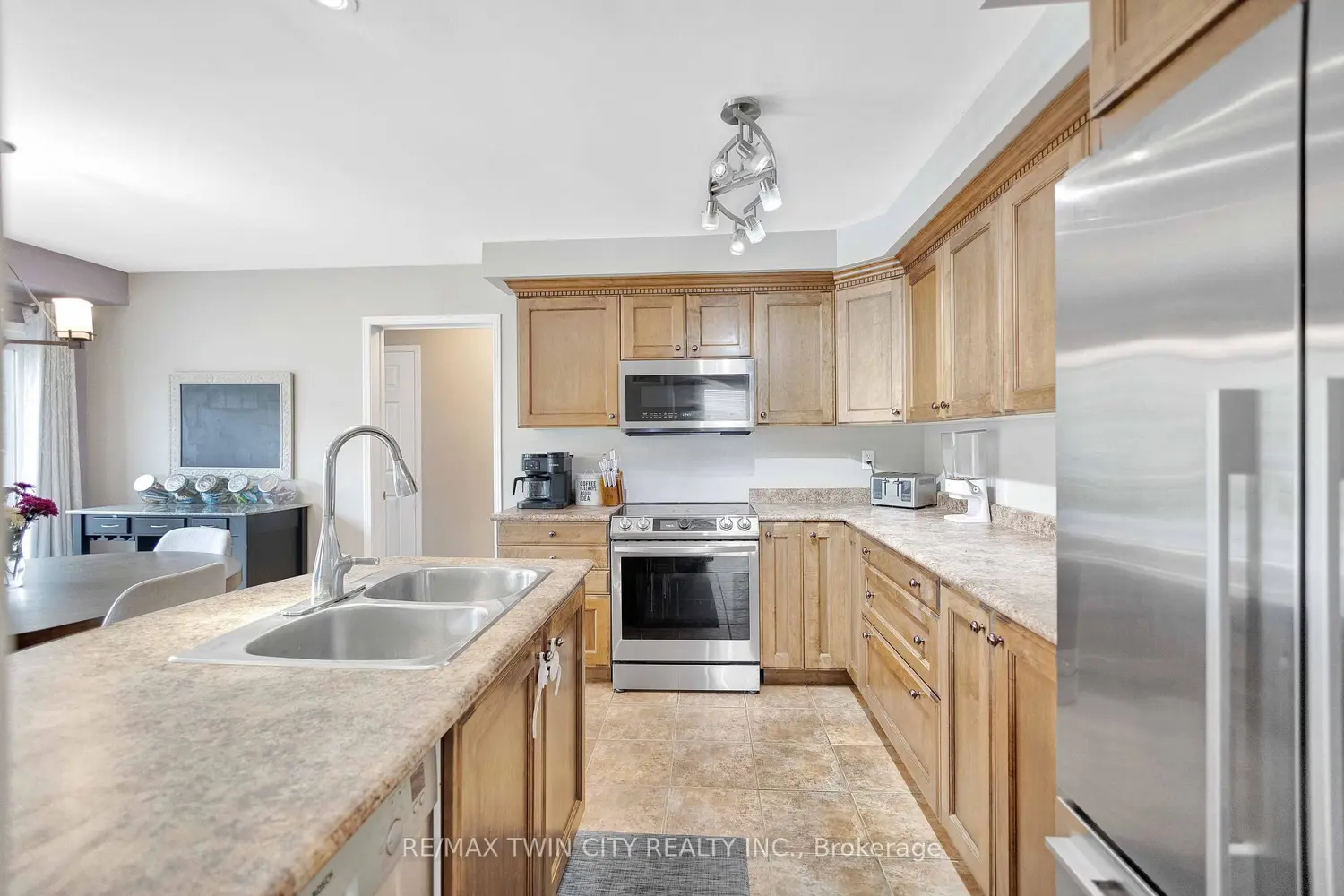 189 Hunter Way photo 5