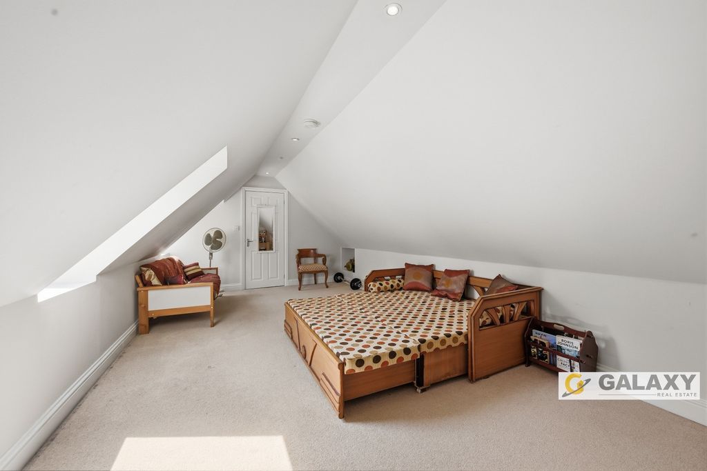 Additional image 18 of 7 bed detached house for saleCamp Road, Gerrards Cross SL9