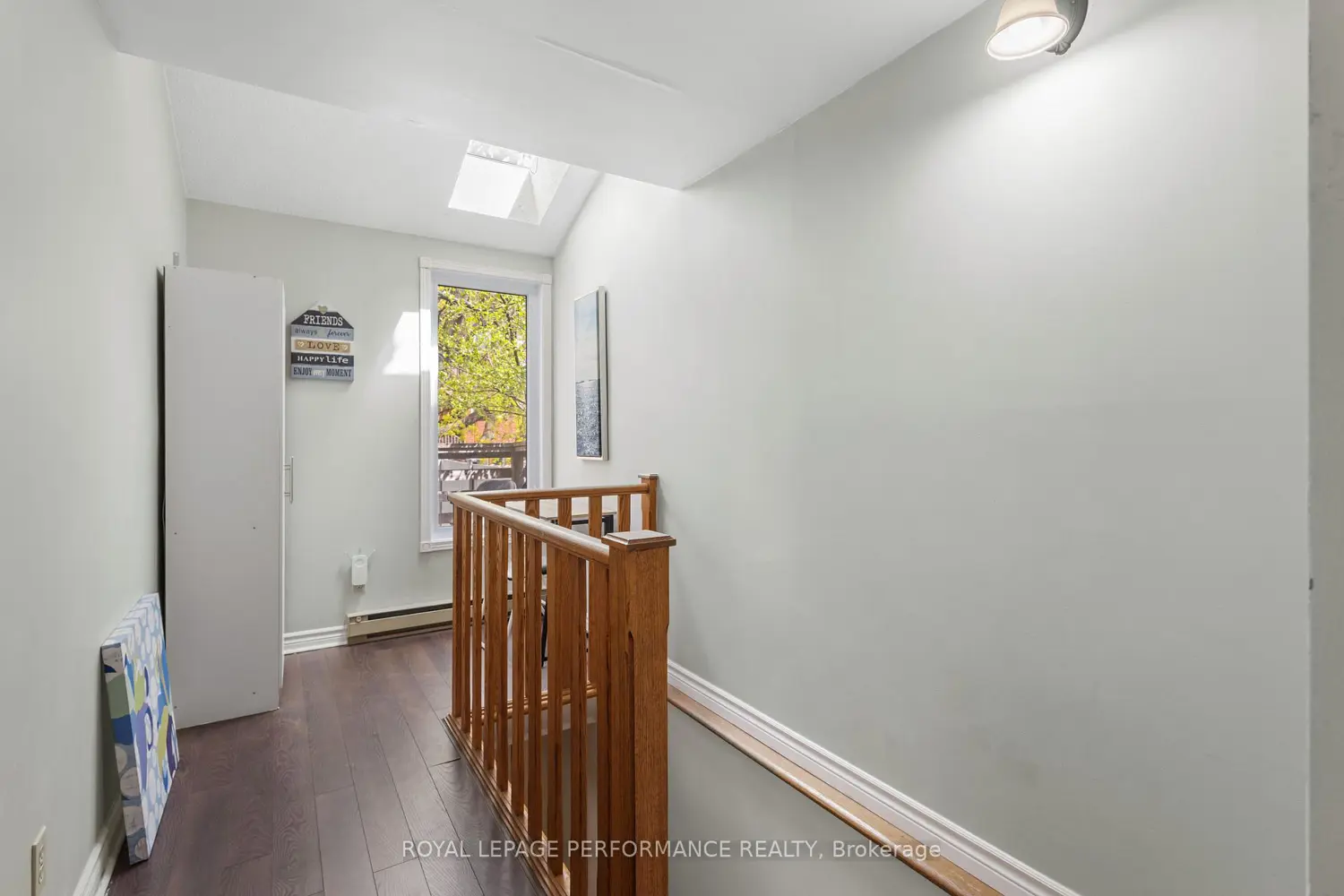 71 Sweetland Avenue 2 photo 5
