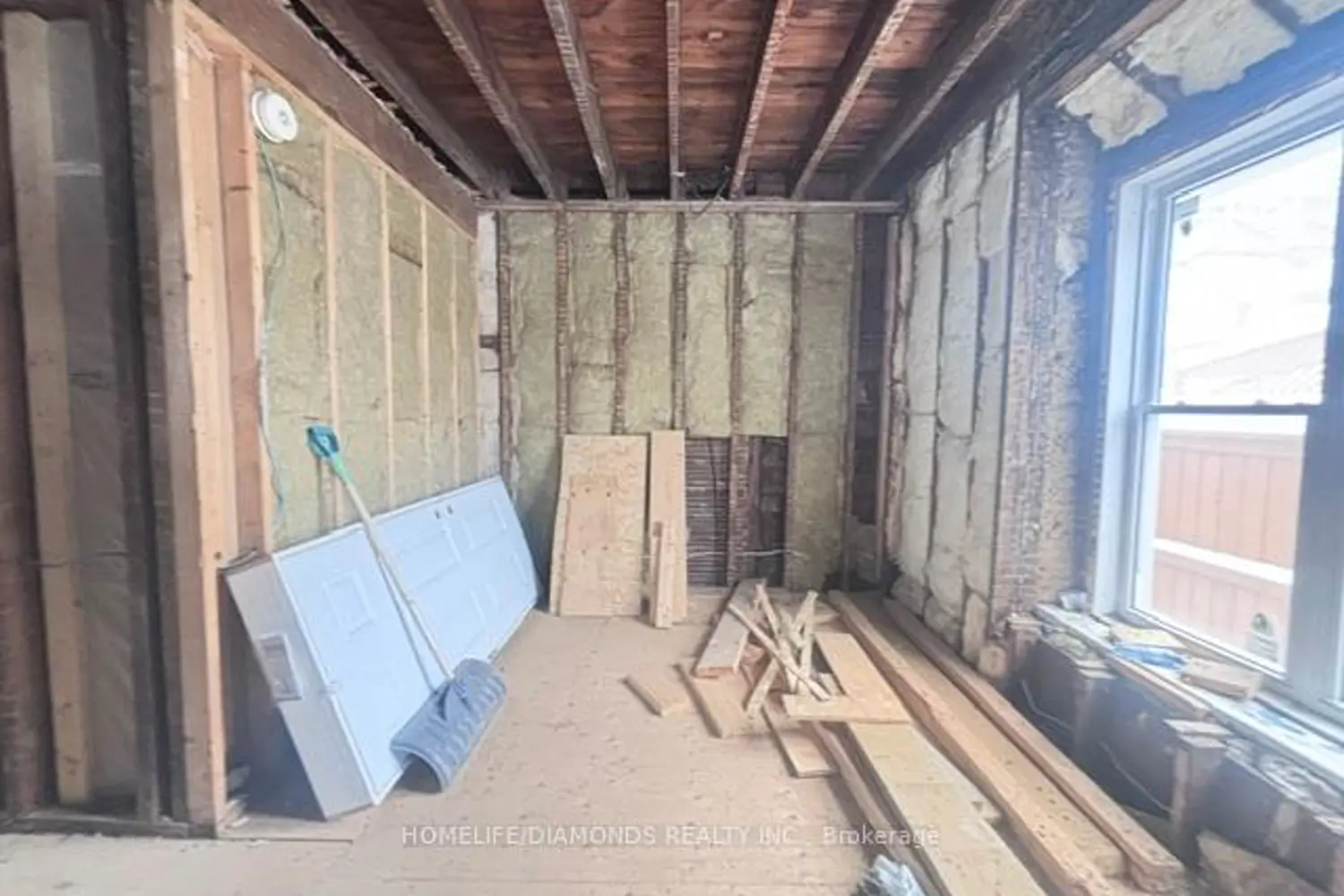 Additional image 4 of 4908 St Lawrence Avenue