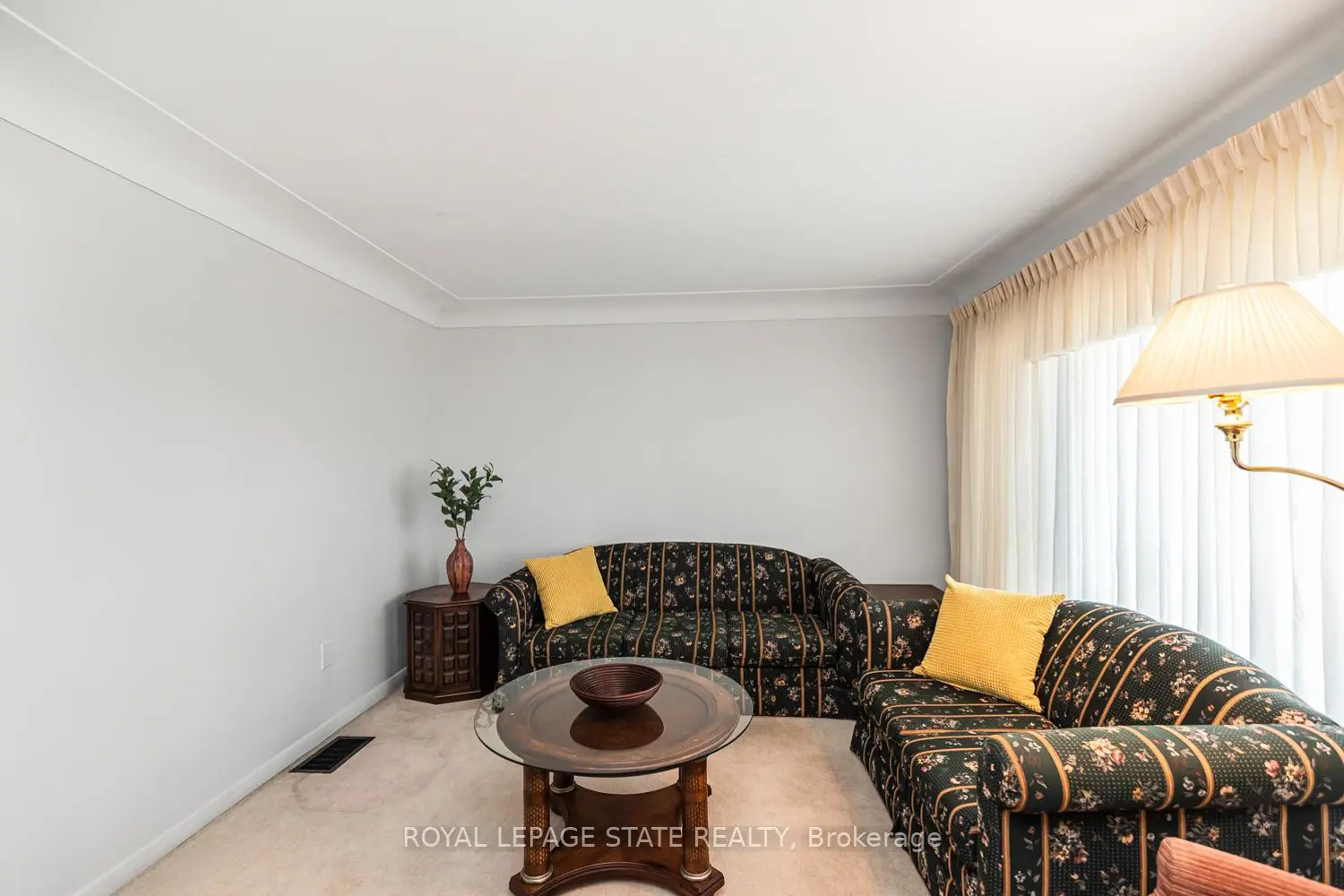 124 Broker Drive photo 3