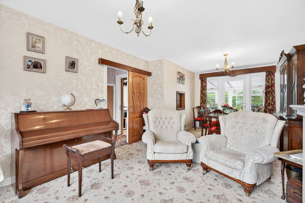 Additional image 3 of 4 bed semi-detached house for sale43 Oxgang Road, Grangemouth FK3