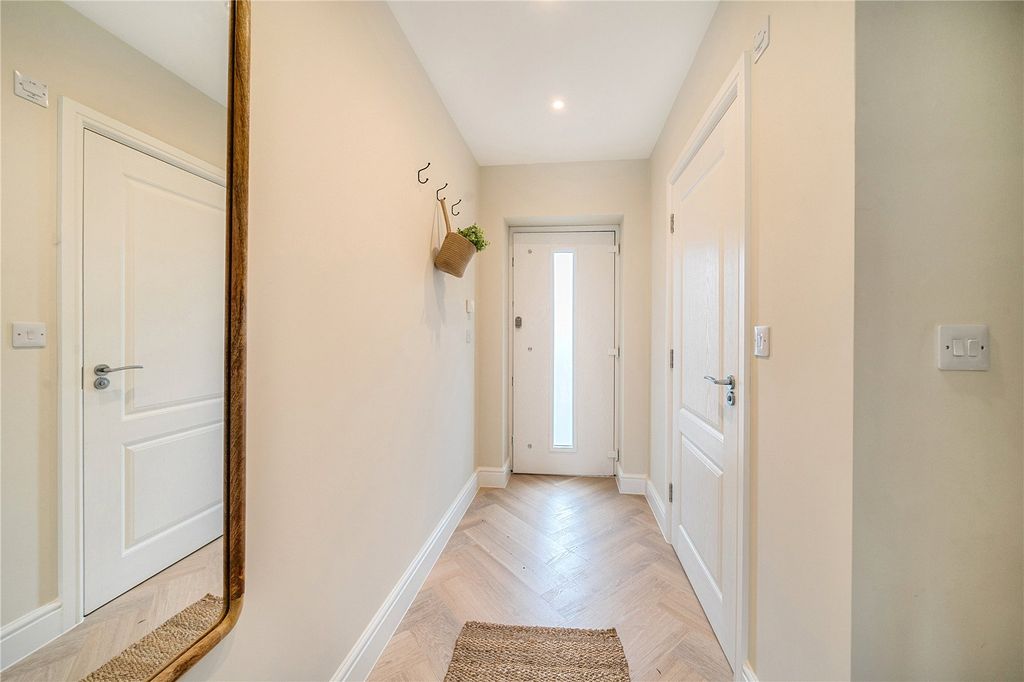 Additional image 11 of 3 bed semi-detached house for salePark Road, Farnborough, Hampshire GU14