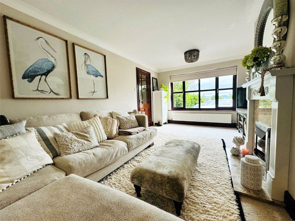 4 bed detached house for salePentrefelin, Criccieth, Gwynedd LL52 photo 2