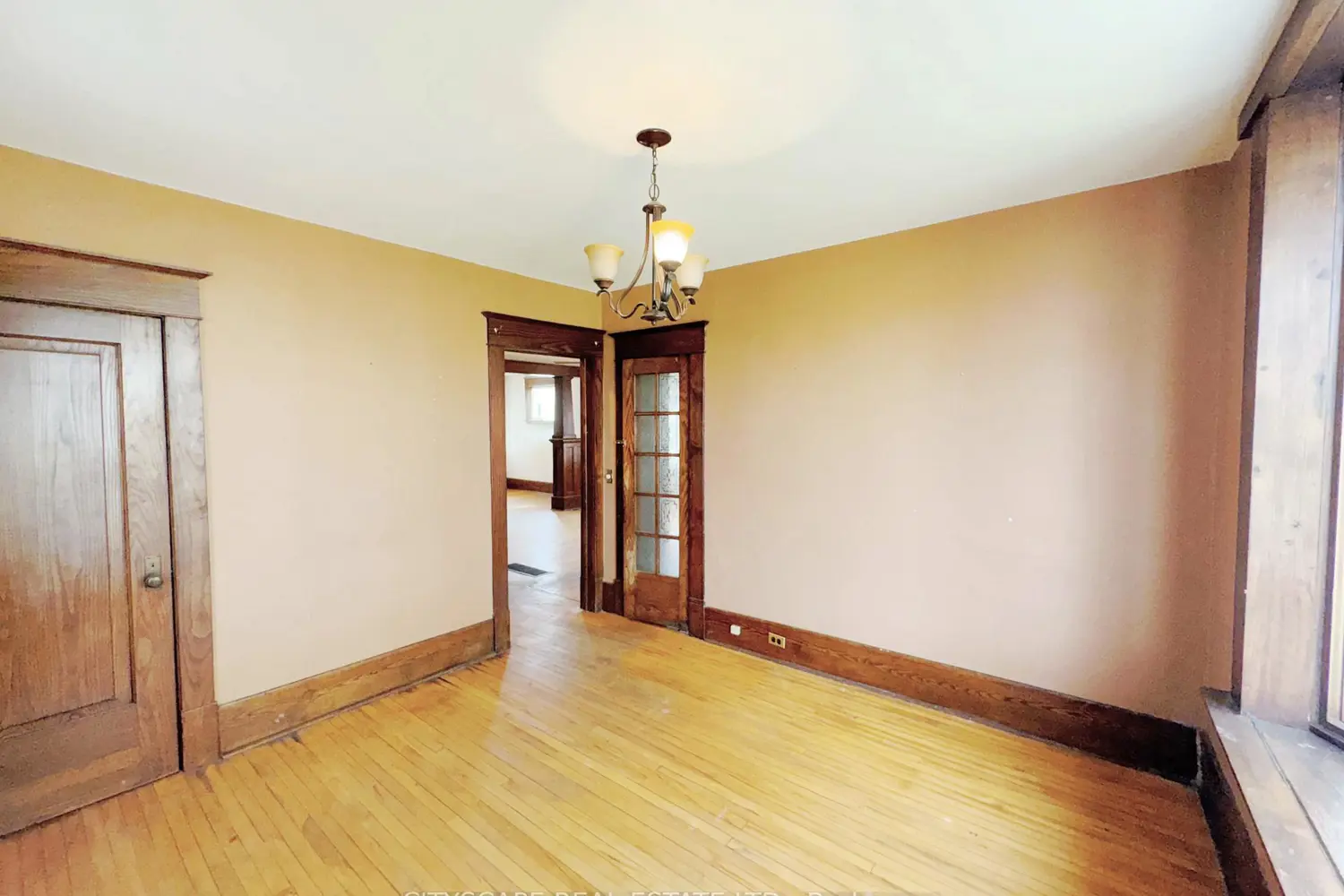 15 Humberstone Avenue photo 5