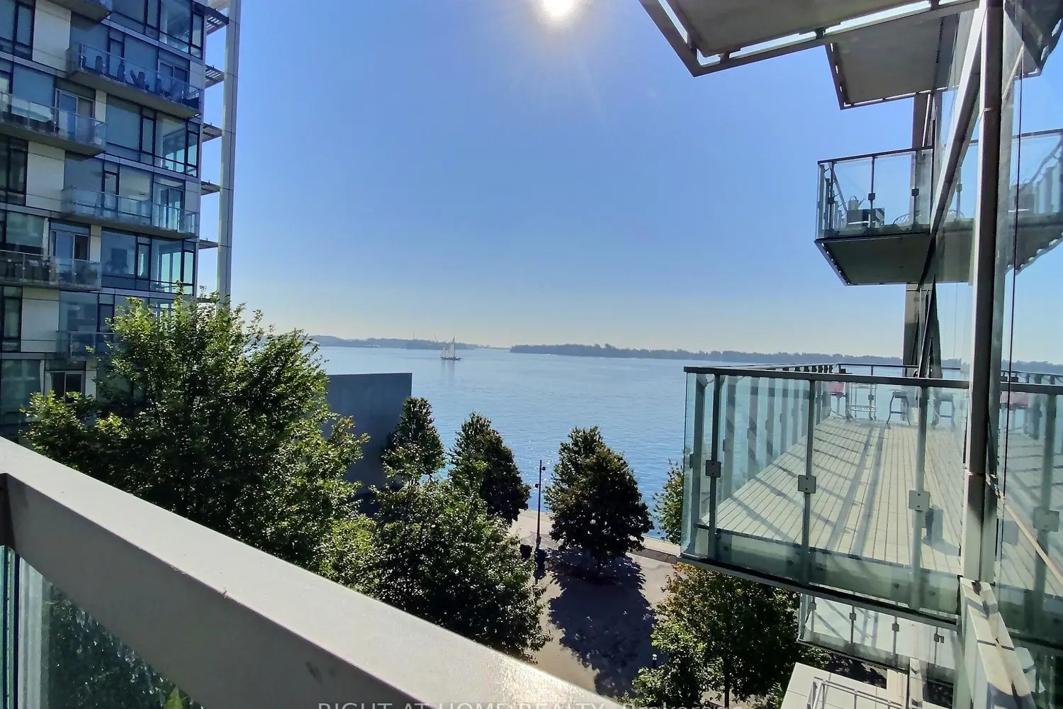 Additional image 2 of 39 Queens Quay 515
