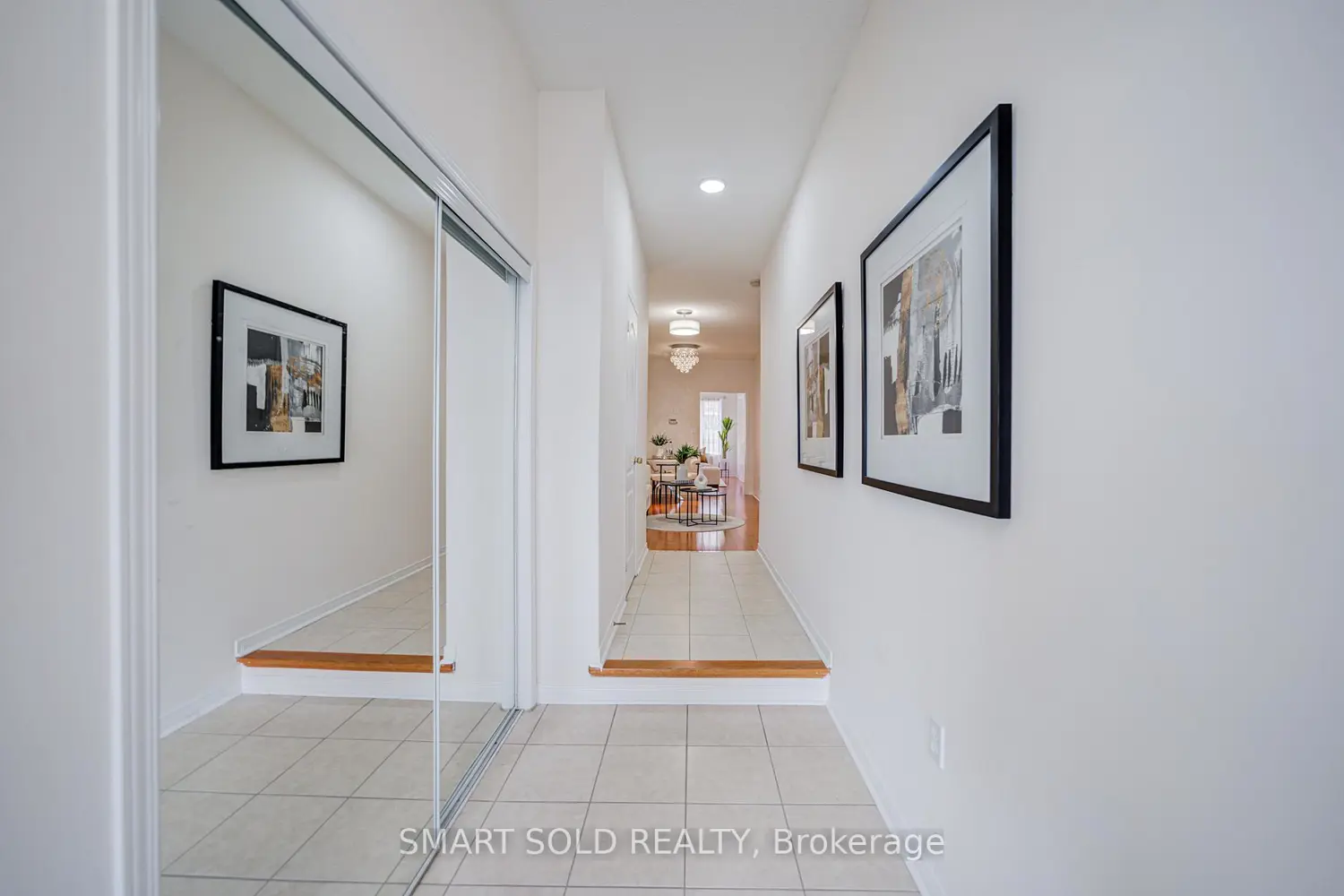 28 Catalpa Crescent photo 2