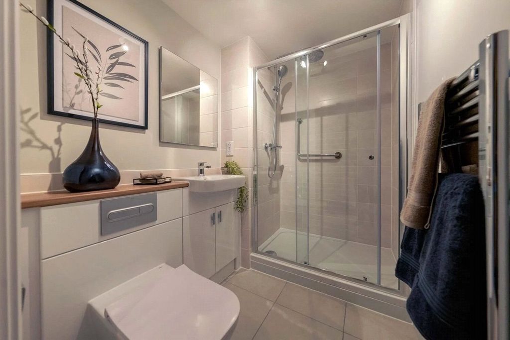 Additional image 4 of 2 bed flat for saleTopsham Road, Exeter, Devon EX2