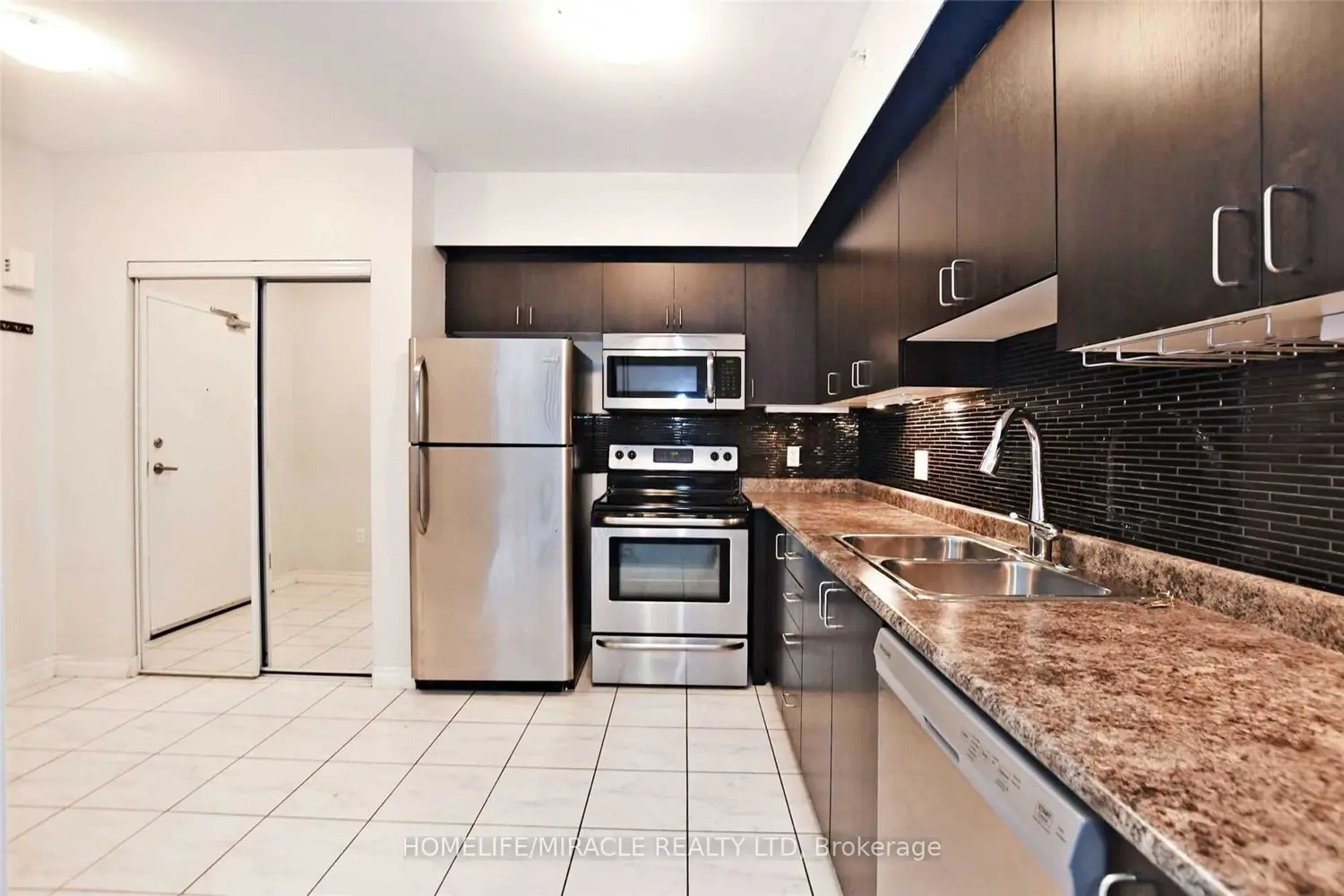Additional image 11 of 39 Ferndale Drive 303