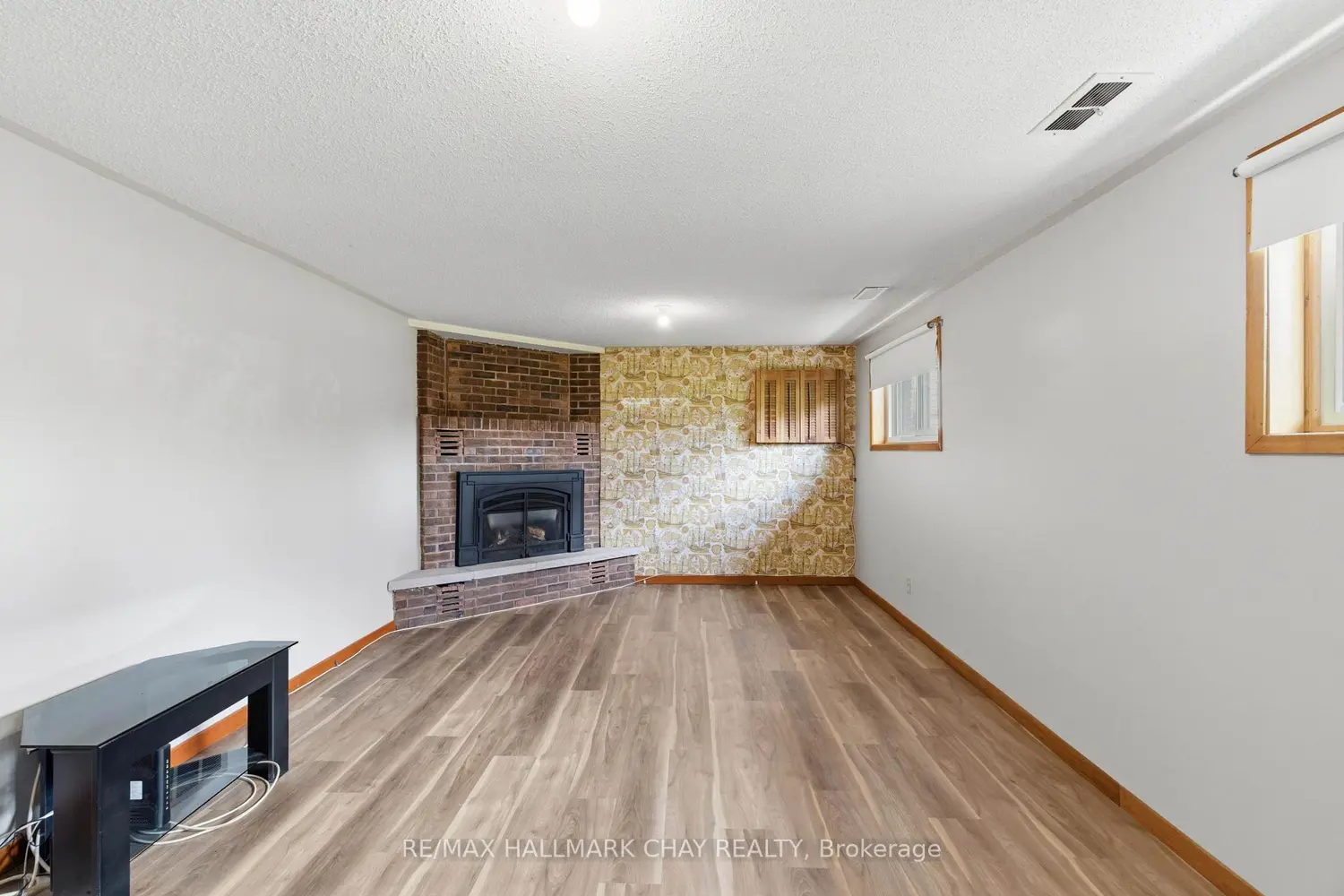 108 University Avenue photo 3