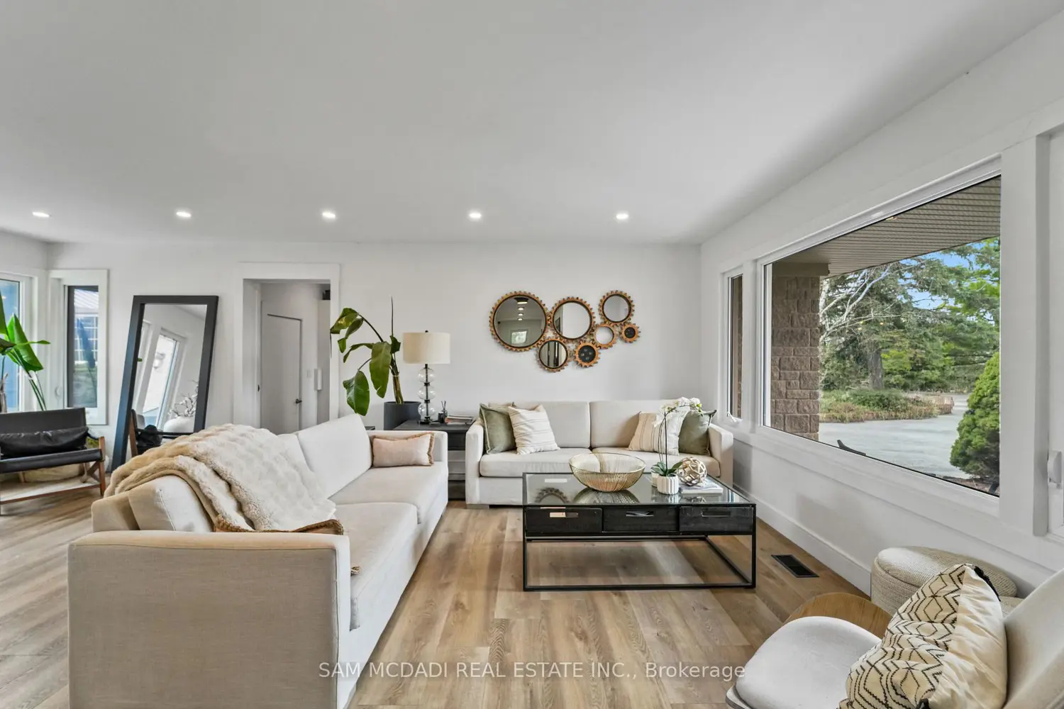 477 Fairview Street photo 2