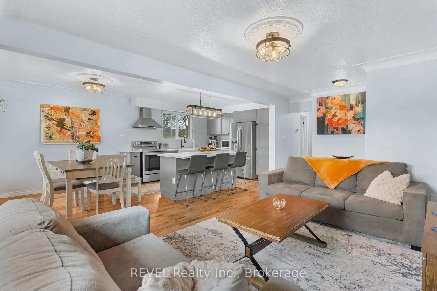 733 Clare Avenue photo 4
