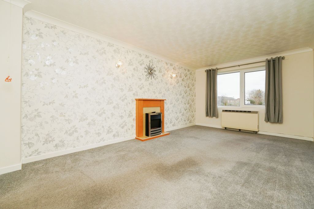 1 bed flat for saleSt. Marys Road, Evesham, Worcestershire WR11 photo 3