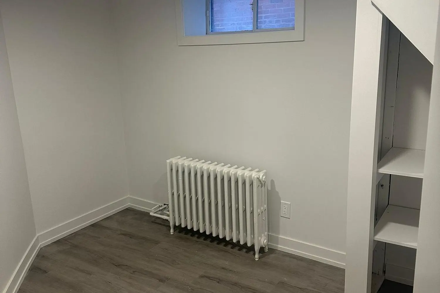 Additional image 11 of 405 Westmount Avenue