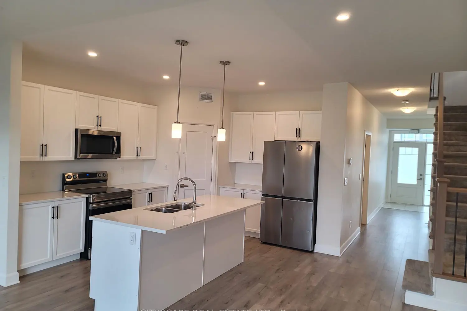 326 Buckthorn Drive photo 3