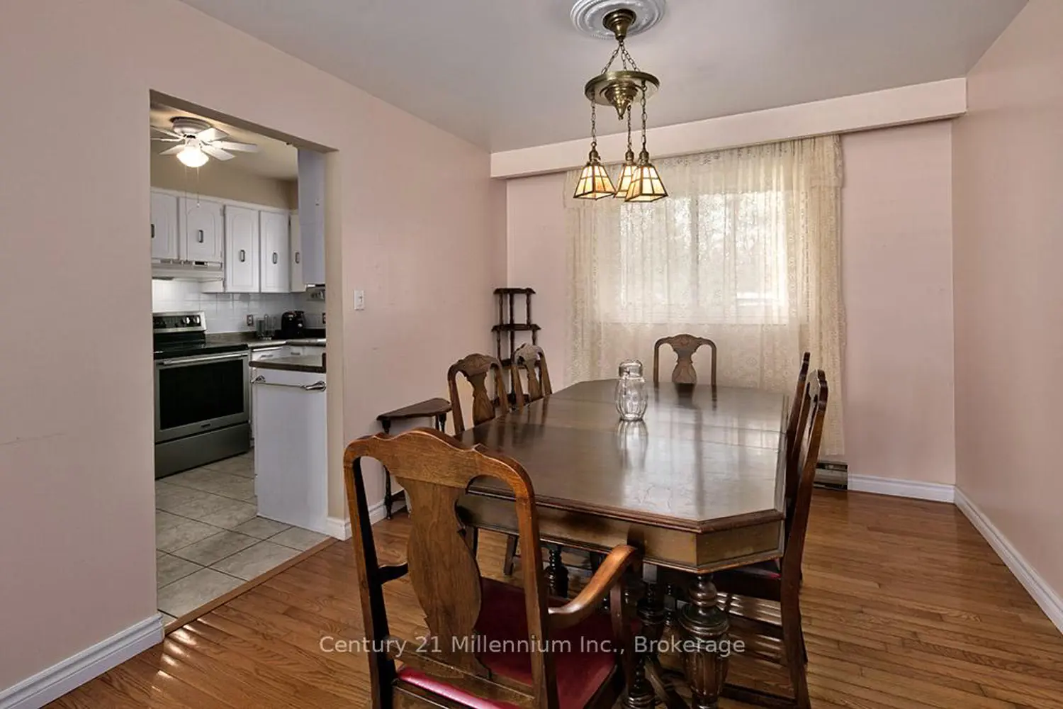 555 Spruce Street photo 2
