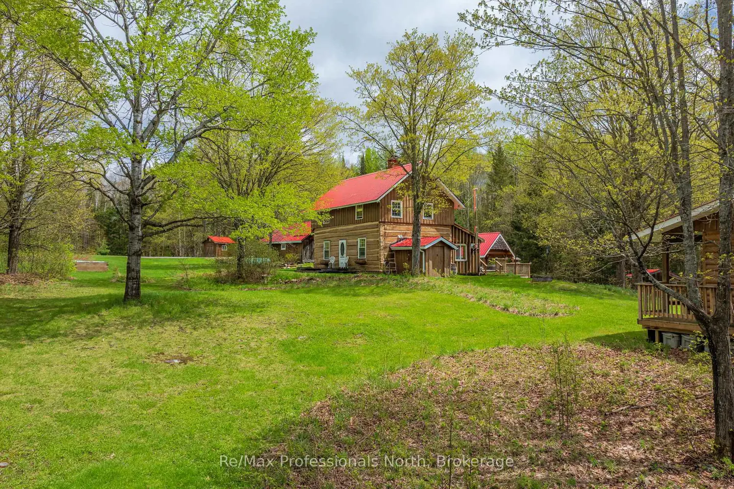 3569 Chetwynd Road photo 3