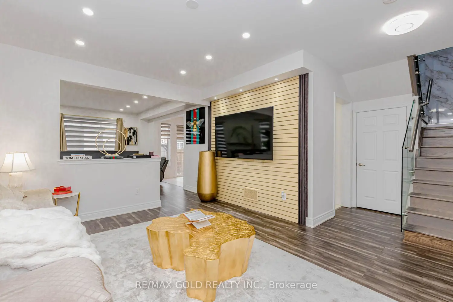 15351 Danby Road photo 2
