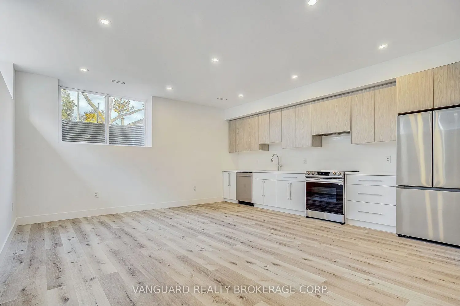 Additional image 13 of 1937 Lawrence Avenue