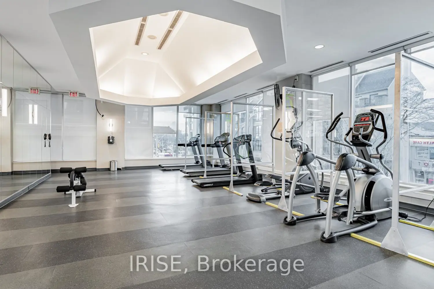 Additional image 14 of 942 Yonge Street 224