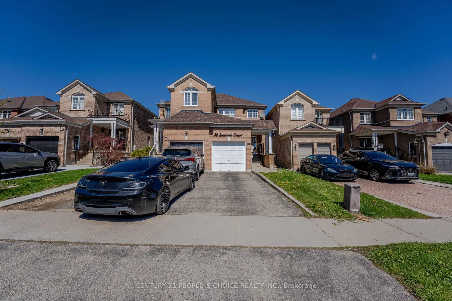 32 Summerdale Crescent