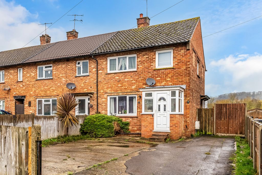 3 bed end terrace house for saleOckleys Mead, Godstone, Surrey RH9