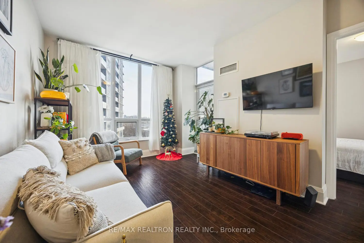 100 Harrison Garden Boulevard 323